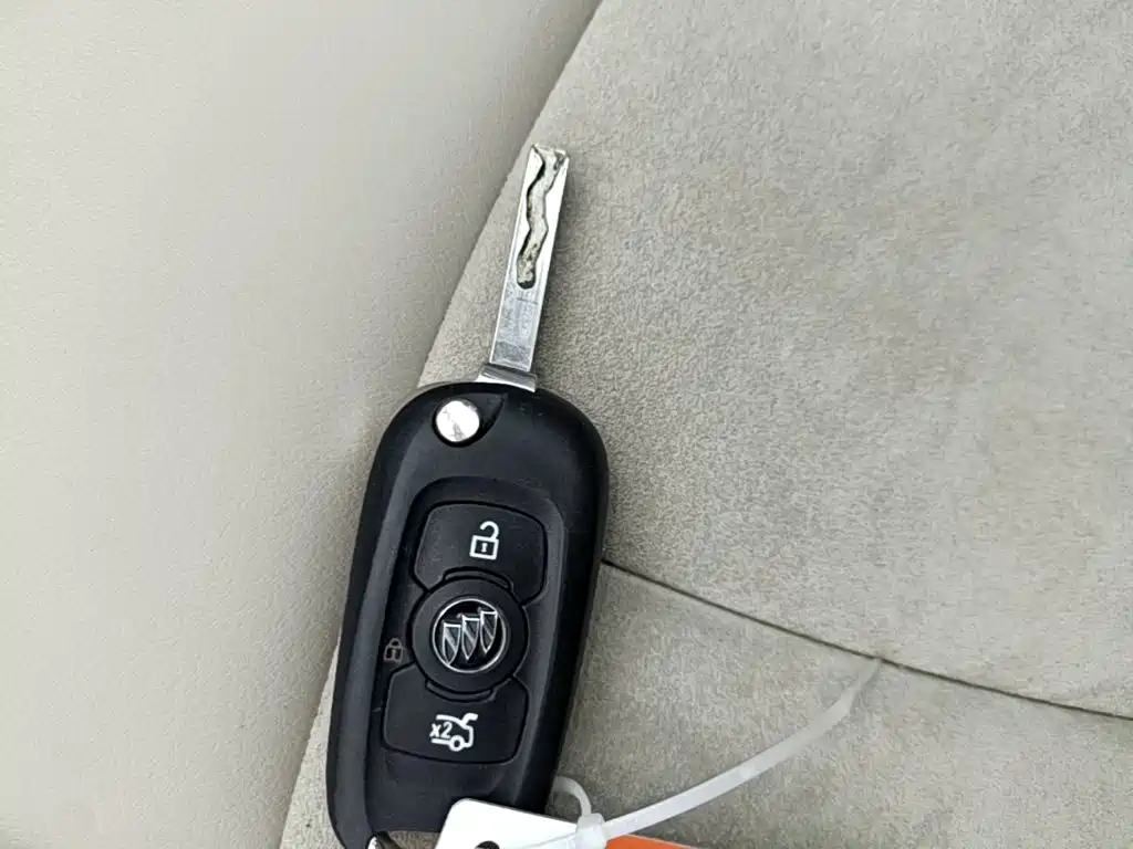 Buick Verano — миниатюра 9