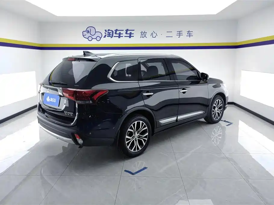 MITSUBISHI OUTLANDER