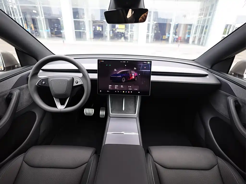 Tesla Model Y L — миниатюра 12