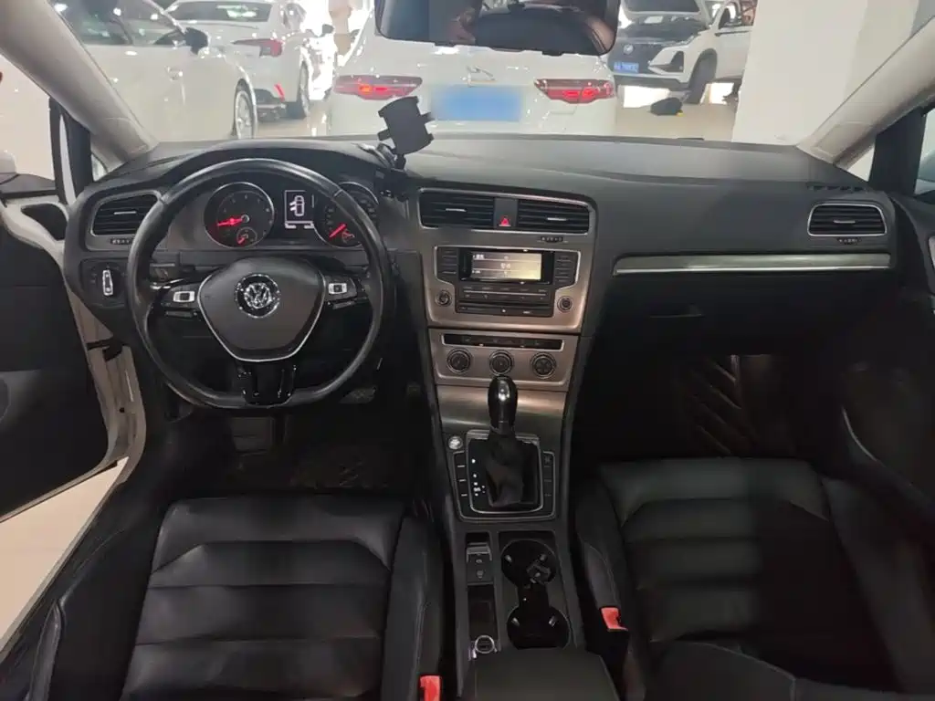 Volkswagen Golf — миниатюра 10