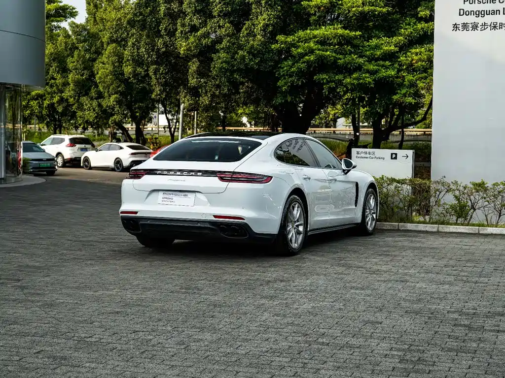 Porsche Panamera — миниатюра 16