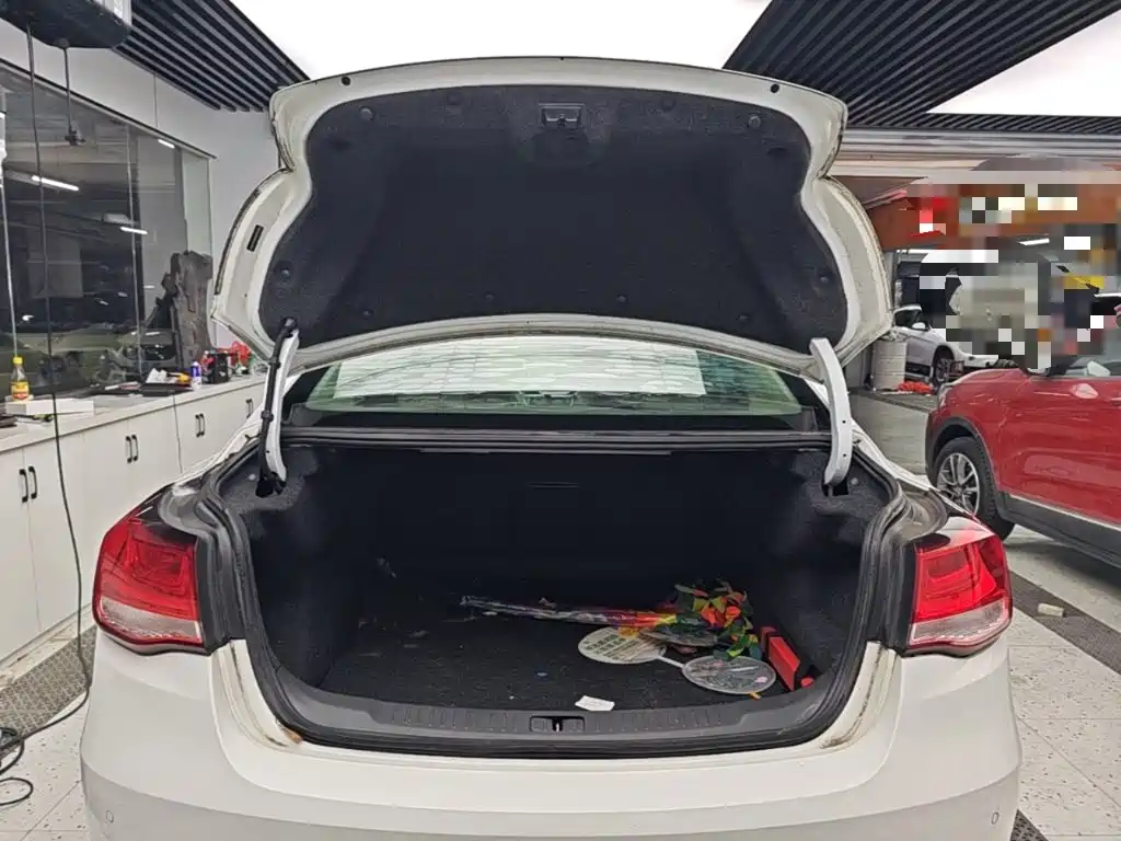 Chevrolet Malibu — миниатюра 19