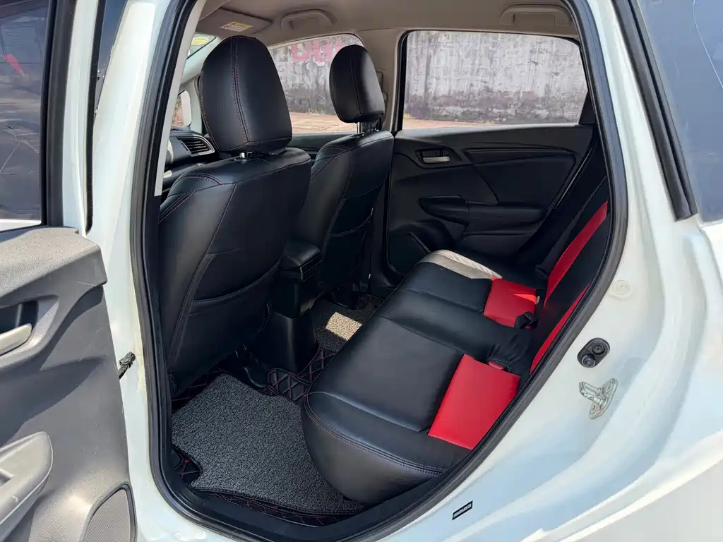 Honda Fit — миниатюра 6