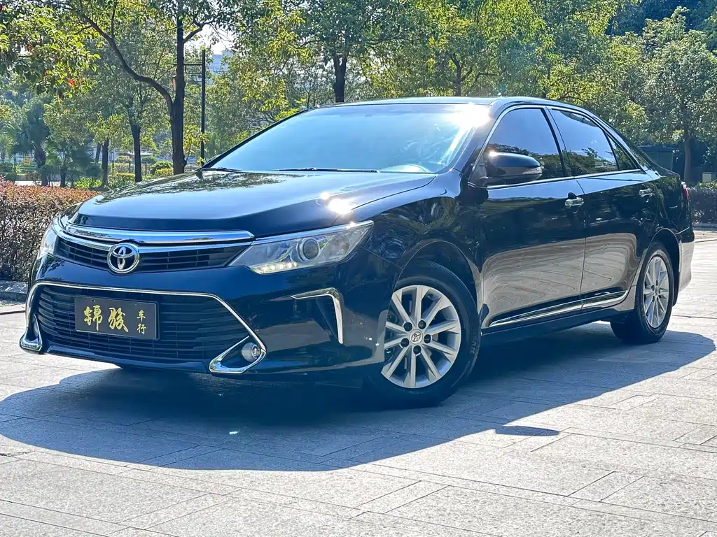Toyota Camry — миниатюра 3