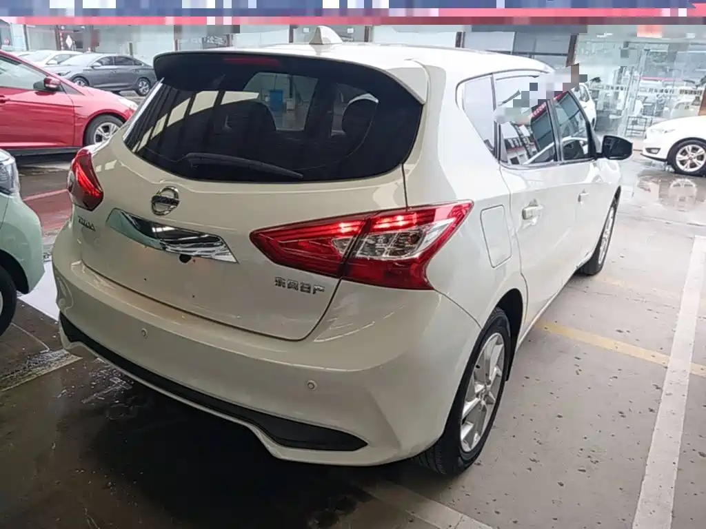 Nissan Tiida — миниатюра 7