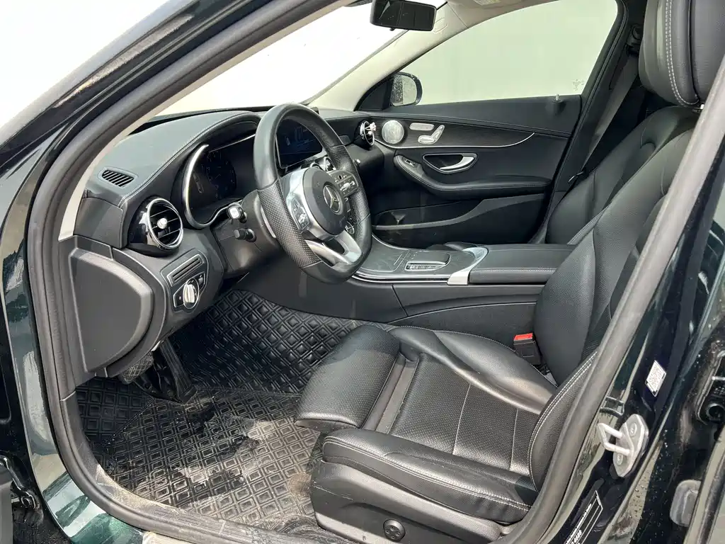 Mercedes-Benz C-Class — миниатюра 8