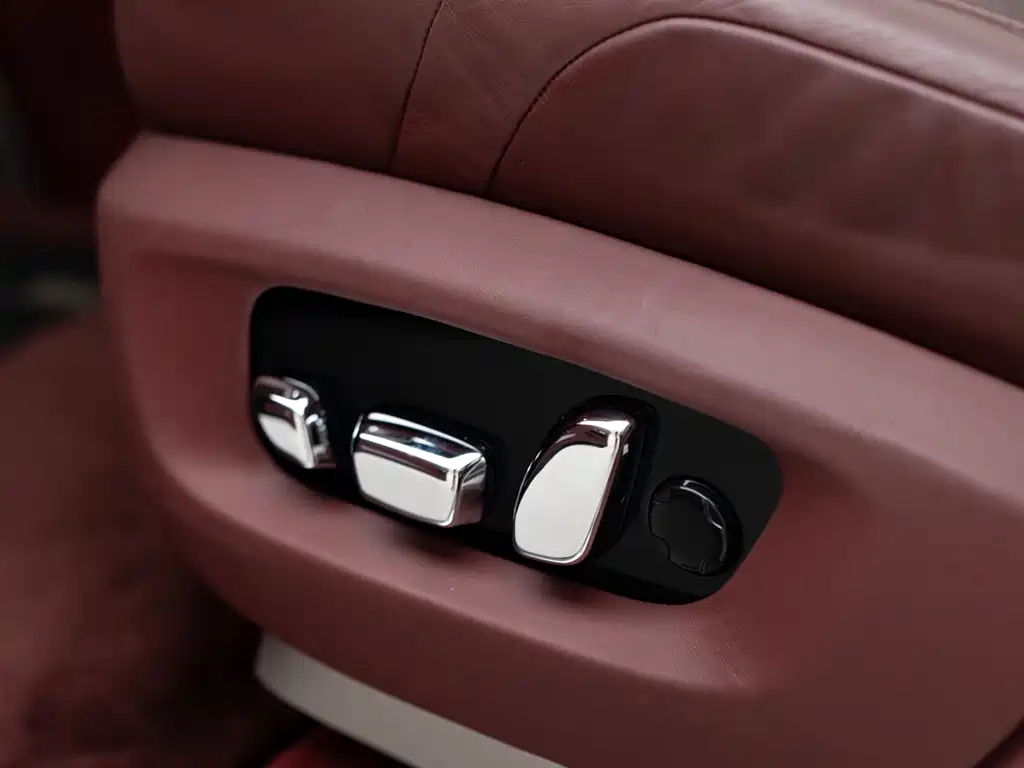 Rolls-Royce Phantom — миниатюра 17
