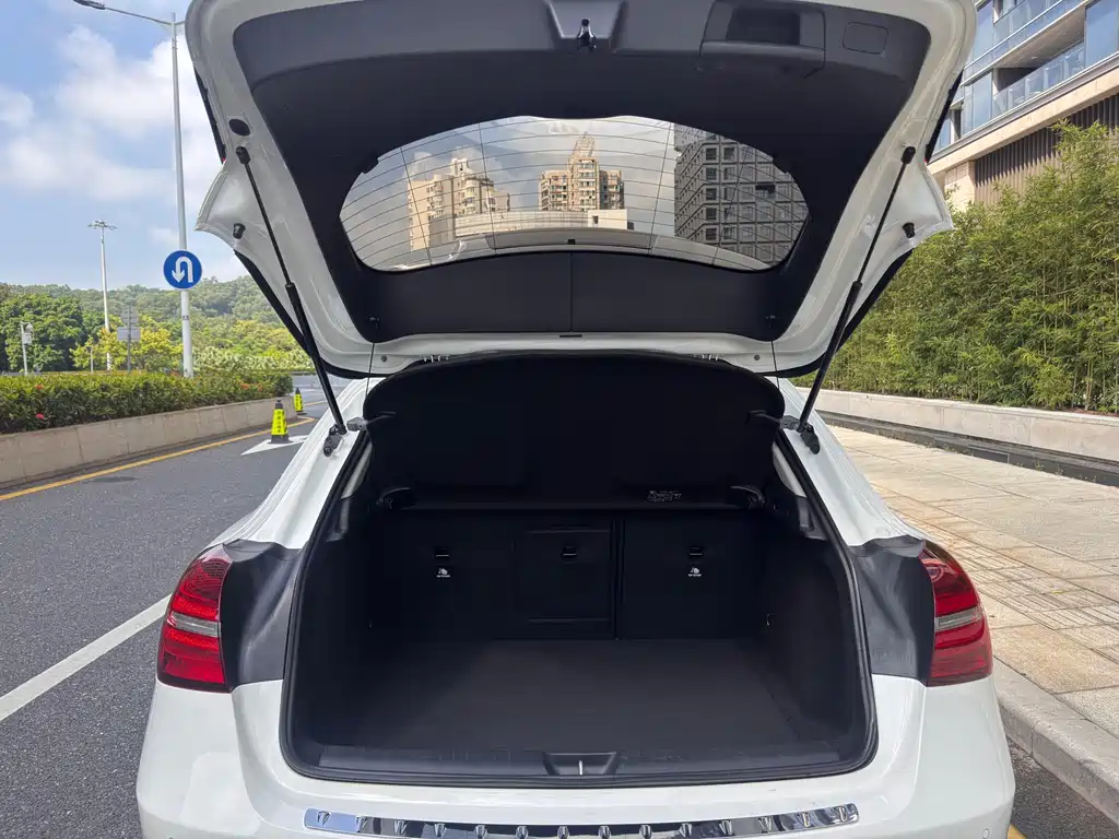 Mercedes-Benz GLA — миниатюра 22