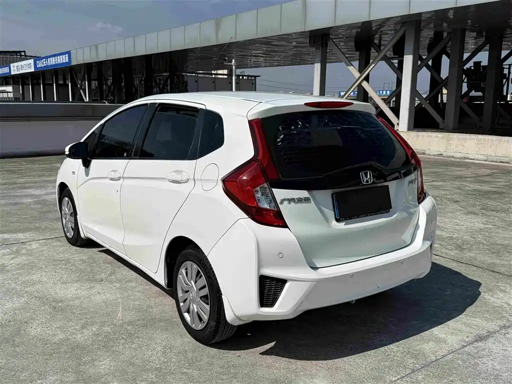 Honda Fit — миниатюра 6