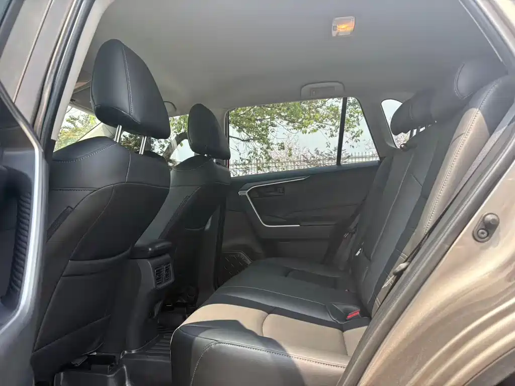 Toyota RAV4 2022 2.0L CVT