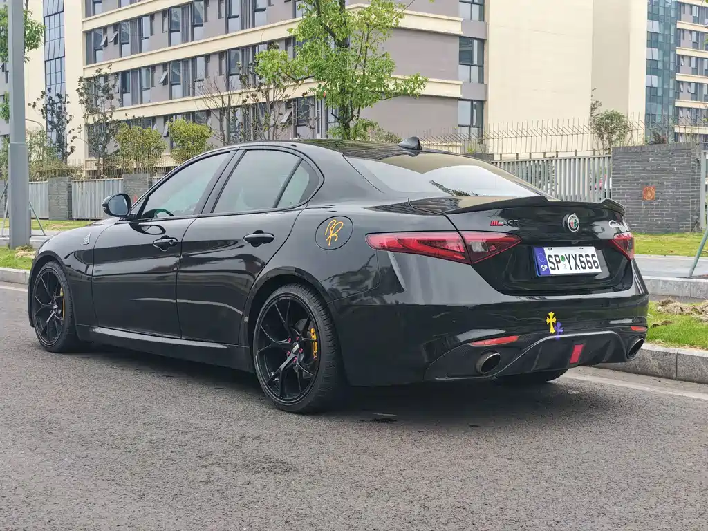 Alfa Romeo Giulia — миниатюра 15
