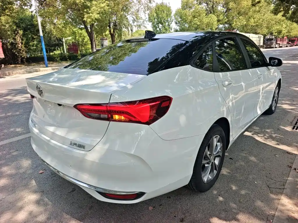 Buick Verano — миниатюра 7