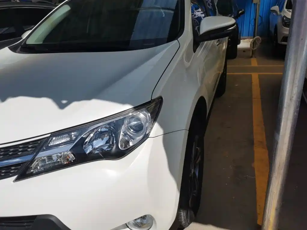 Toyota RAV4 — миниатюра 24