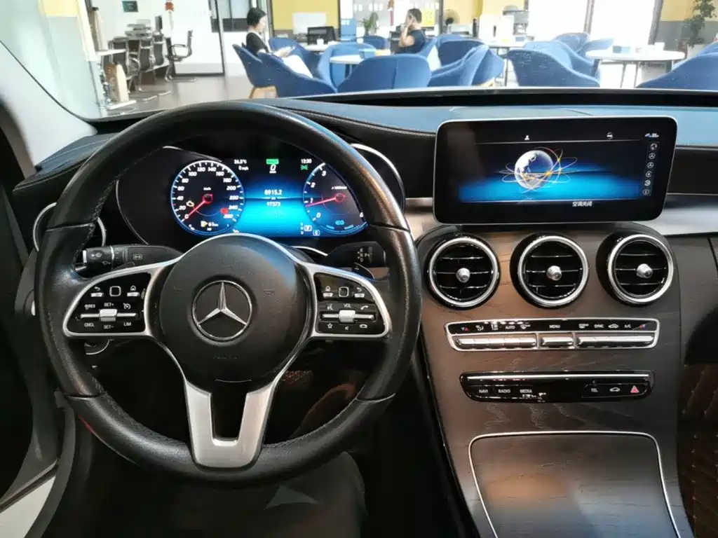 Mercedes-Benz C-Class — миниатюра 10