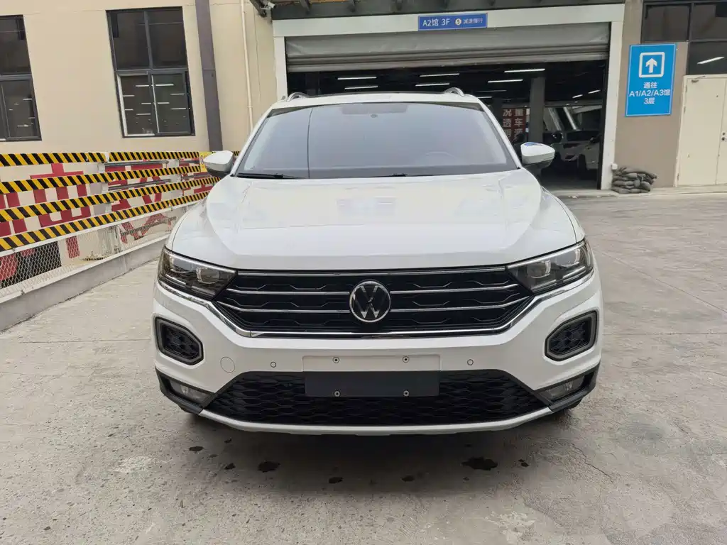 Volkswagen T-Roc — миниатюра 2