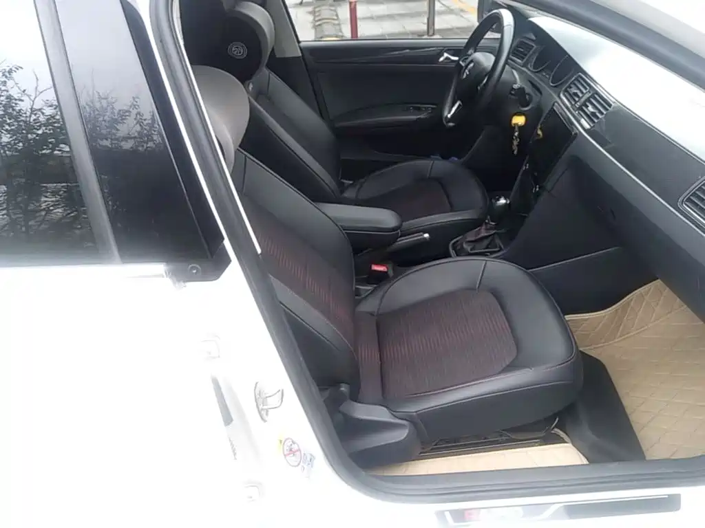 Skoda Rapid Spaceback — миниатюра 25