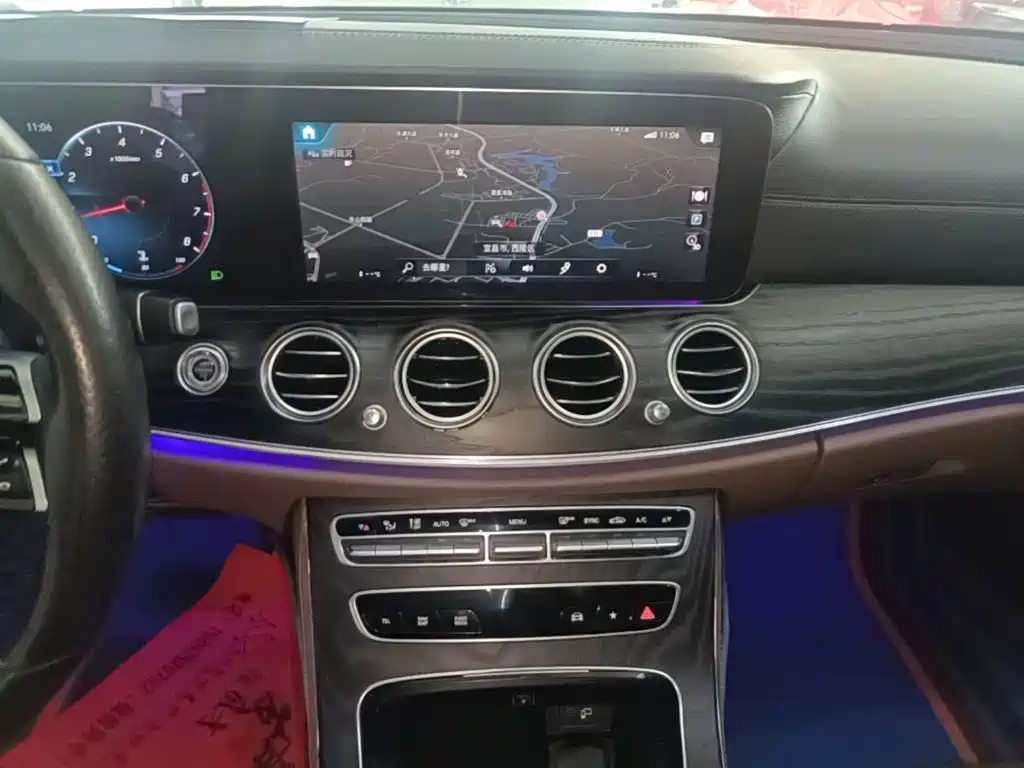 Mercedes-Benz E-Class — миниатюра 13