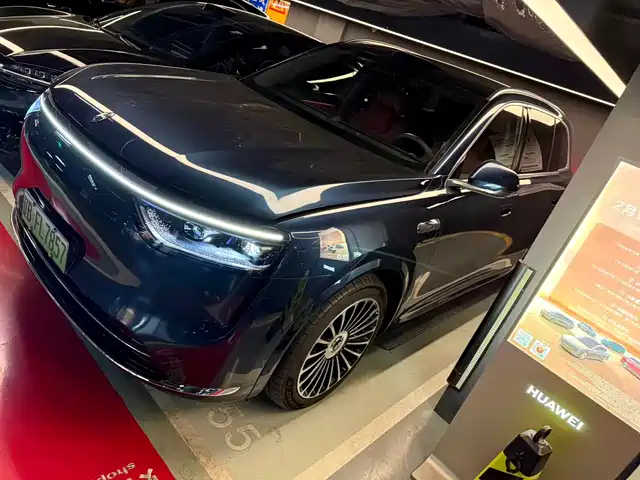 AITO ASK THE WORLD M8 2025