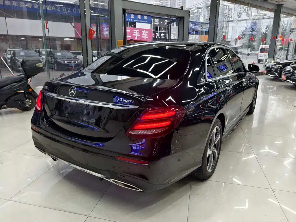 Mercedes-Benz E-Class — миниатюра 12