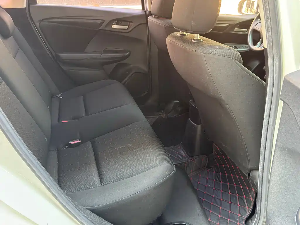 Honda Fit — миниатюра 10