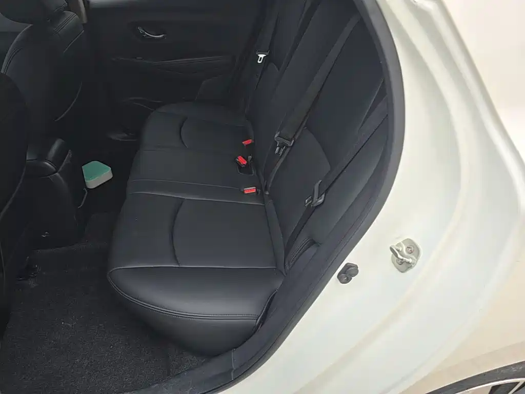 Nissan Bluebird — миниатюра 17
