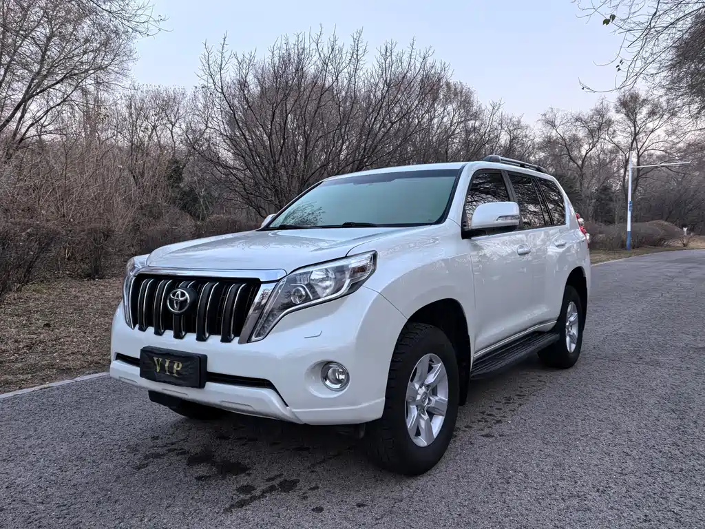 TOYOTA PRADO