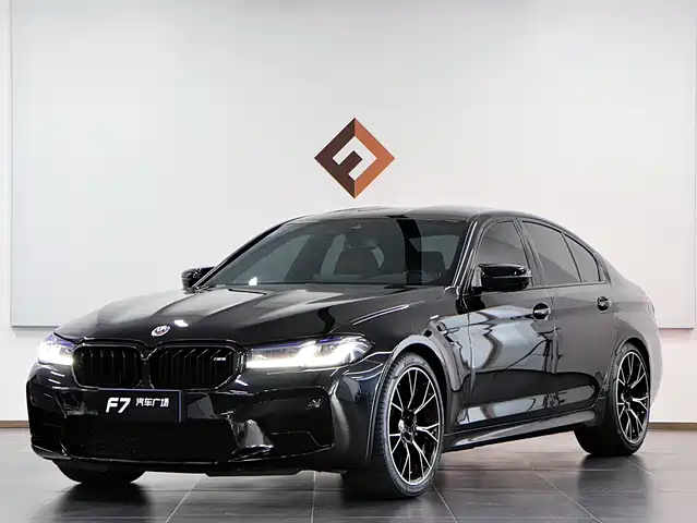 BMW M5 2022