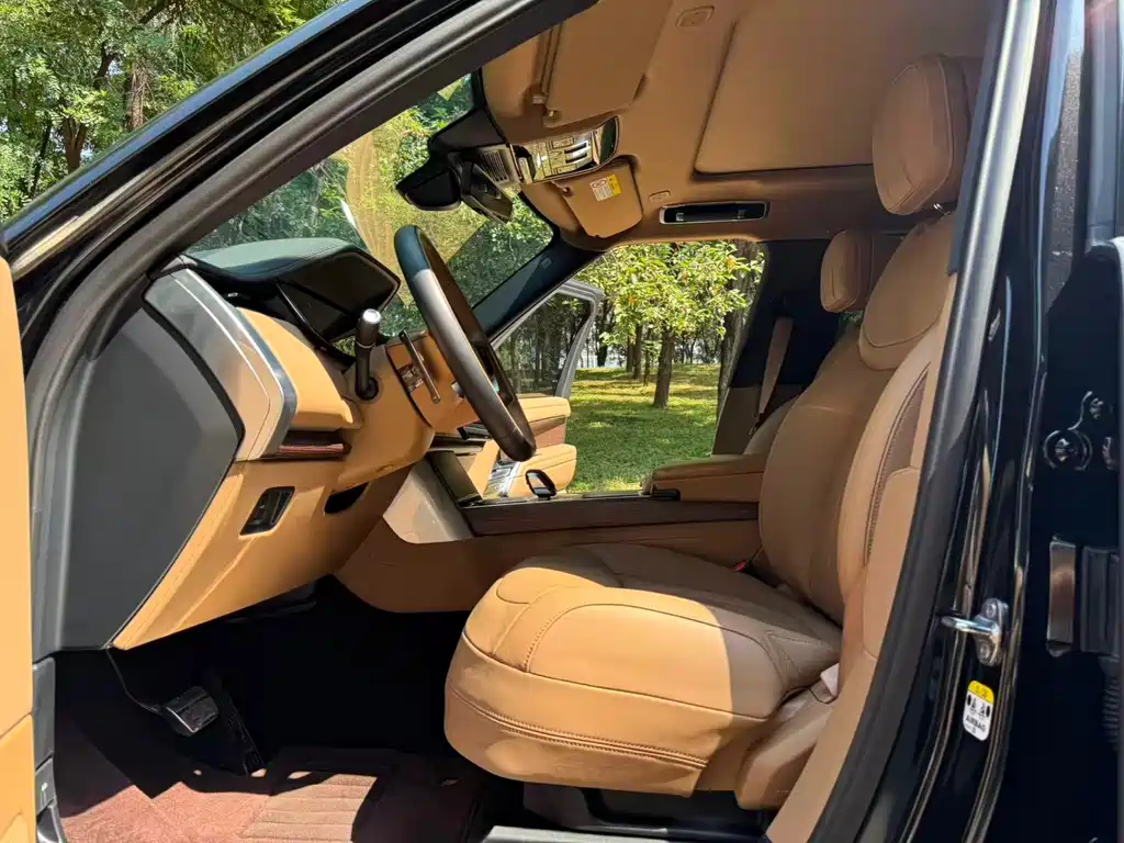 Land Rover Range Rover — миниатюра 4