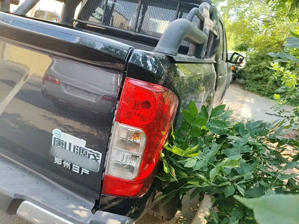 Nissan Navara — миниатюра 7