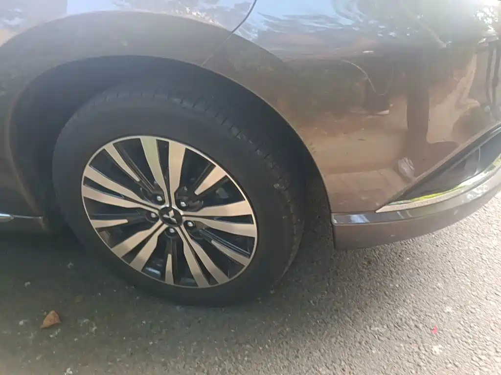Mitsubishi Outlander — миниатюра 8