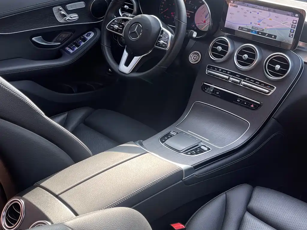 Mercedes-Benz GLC 2020 GLC 300 4MATIC SUV