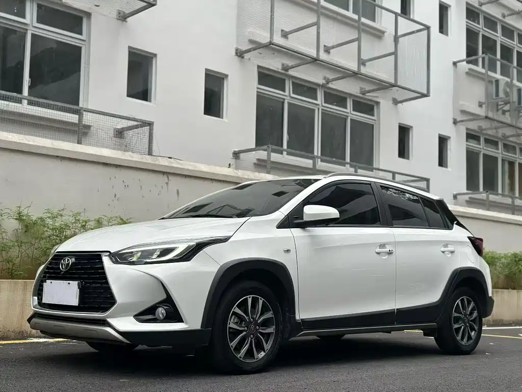 Toyota Yaris L 2023