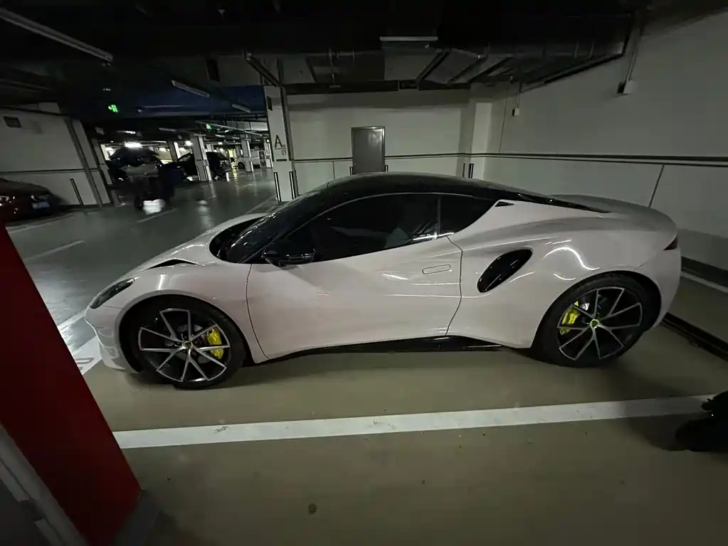 Lotus Emira — миниатюра 3