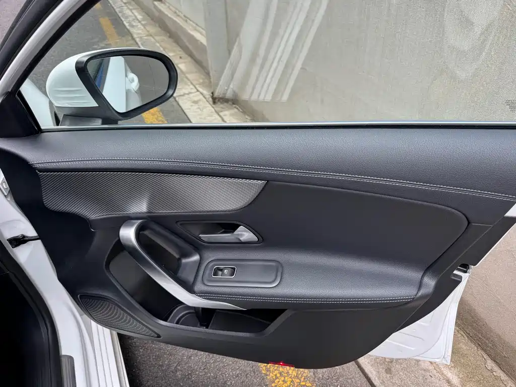 Mercedes-Benz A-Class — миниатюра 14