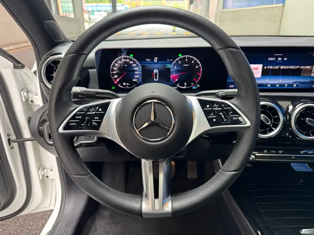 Mercedes-Benz A-Class — миниатюра 9