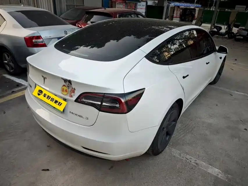 Tesla Model 3 — миниатюра 9