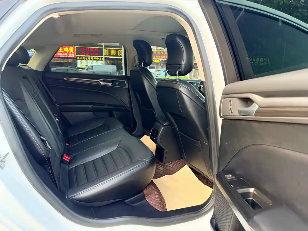 Ford Mondeo — миниатюра 13