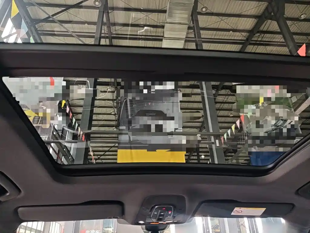 Audi Q5L Sportback — миниатюра 18