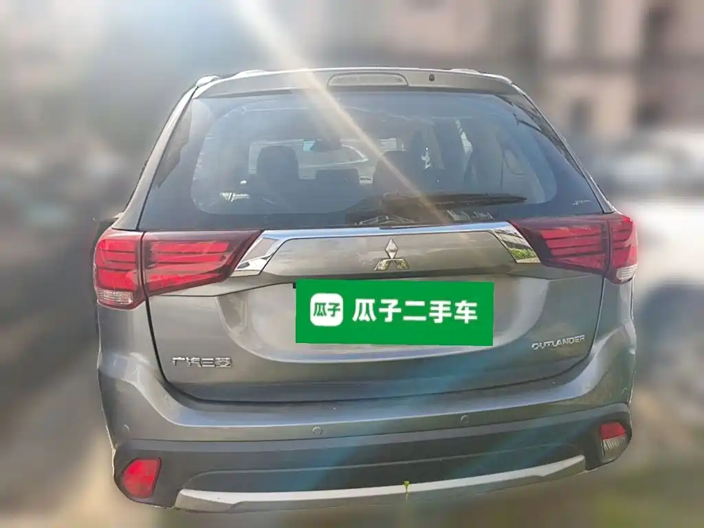 Mitsubishi Outlander — миниатюра 3