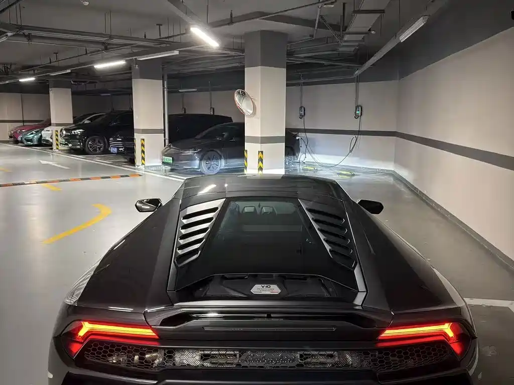 Lamborghini Huracán — миниатюра 2