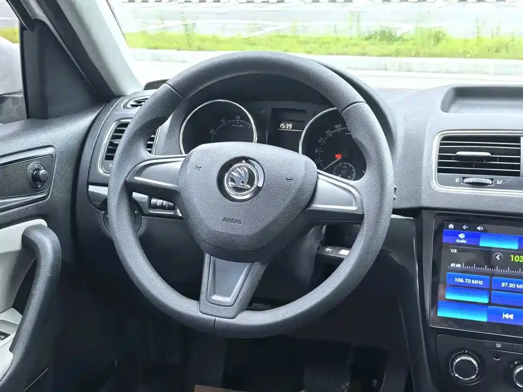 Skoda Yeti — миниатюра 5