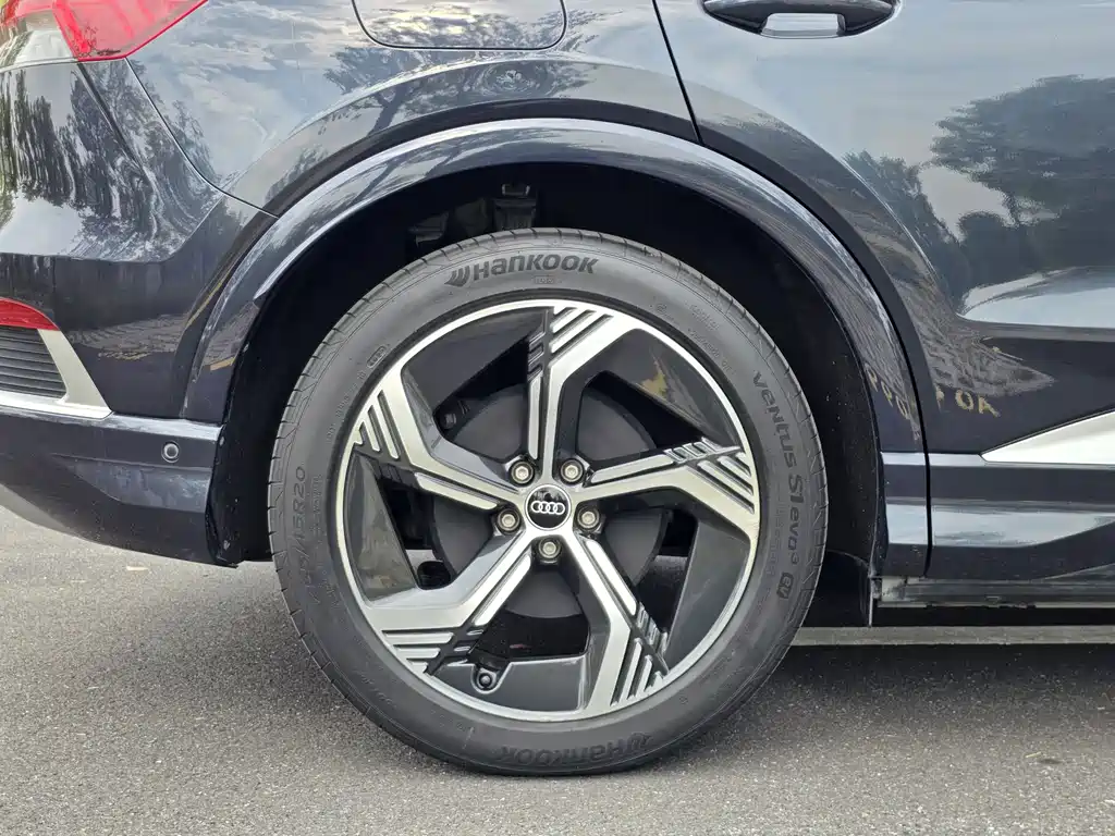 Audi Q4 e-tron — миниатюра 22