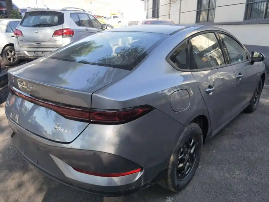 BYD Qin Plus PLUS 2025 DM-i Smart Drive 128KM