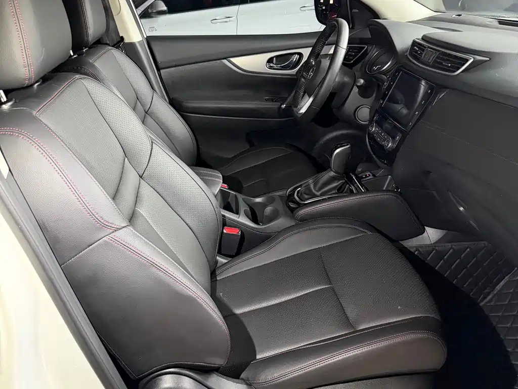 Nissan Qashqai — миниатюра 13