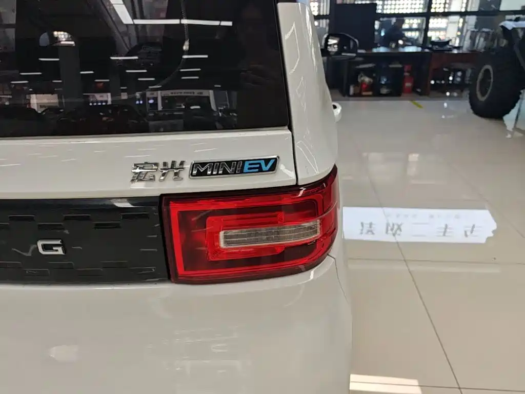 Wuling MINIEV — миниатюра 8