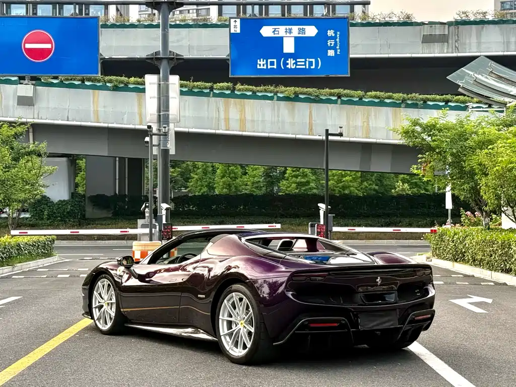 Ferrari 296 2022 3.0T V6 GTS