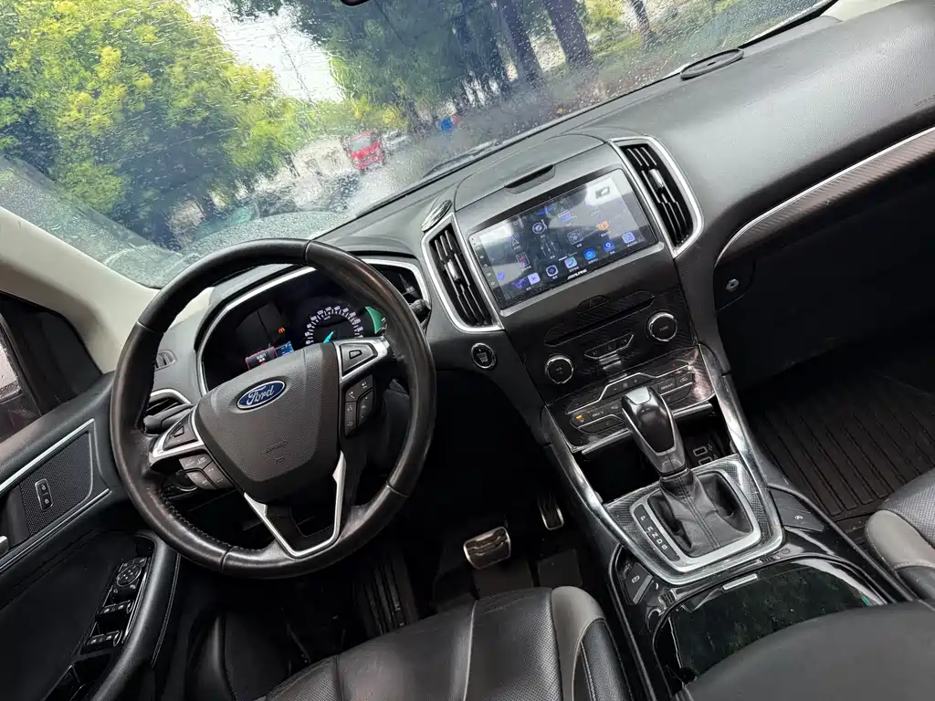 Ford Edge — миниатюра 7
