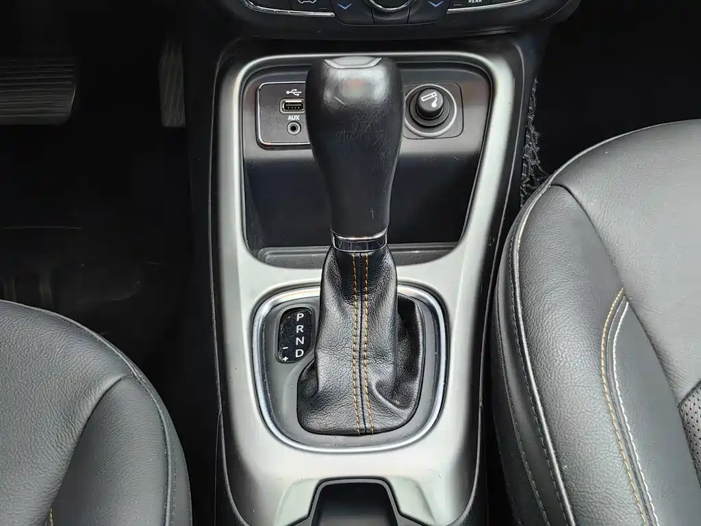 Jeep Compass — миниатюра 13