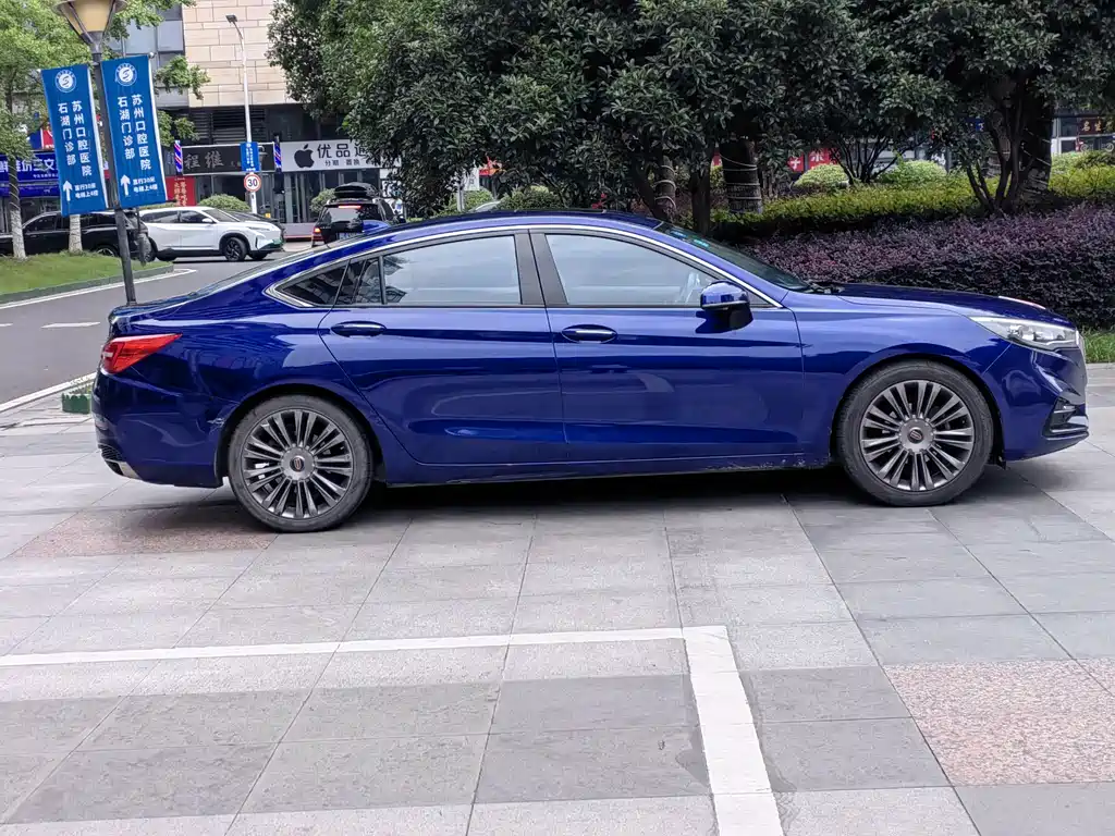 Hongqi H5 2019 30TD