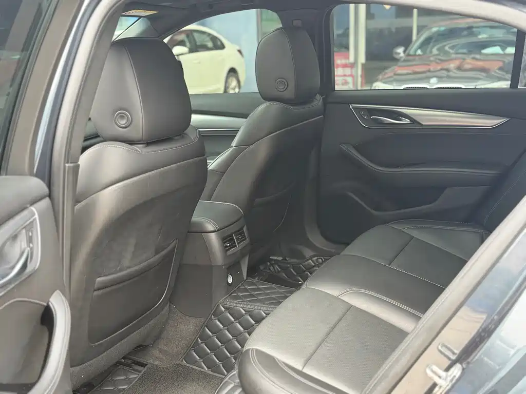Cadillac CT5 — миниатюра 8